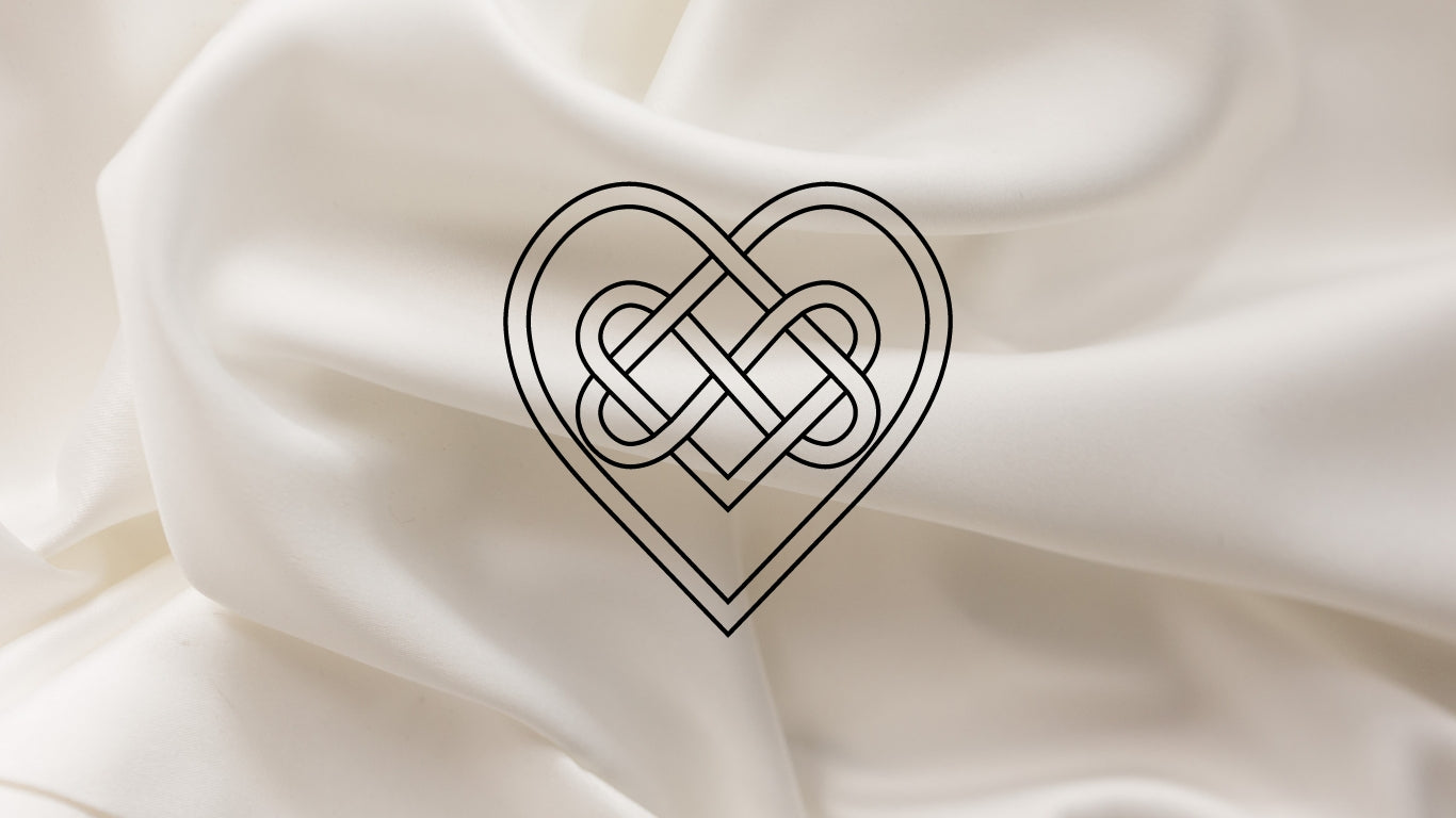 MANIFESTING LOVE WITH CRYSTALS